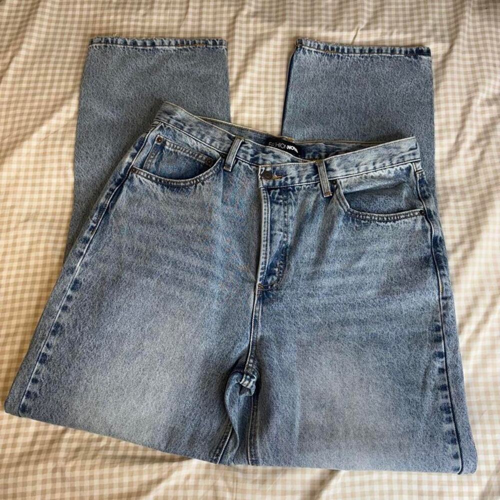 Fashion Nova Crossover Straight Leg Jeans in Light Blue Wash